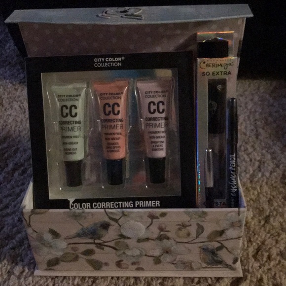 City Color & More 5- Pc Makeup Lip & Eyes Gift Set - Picture 1 of 6
